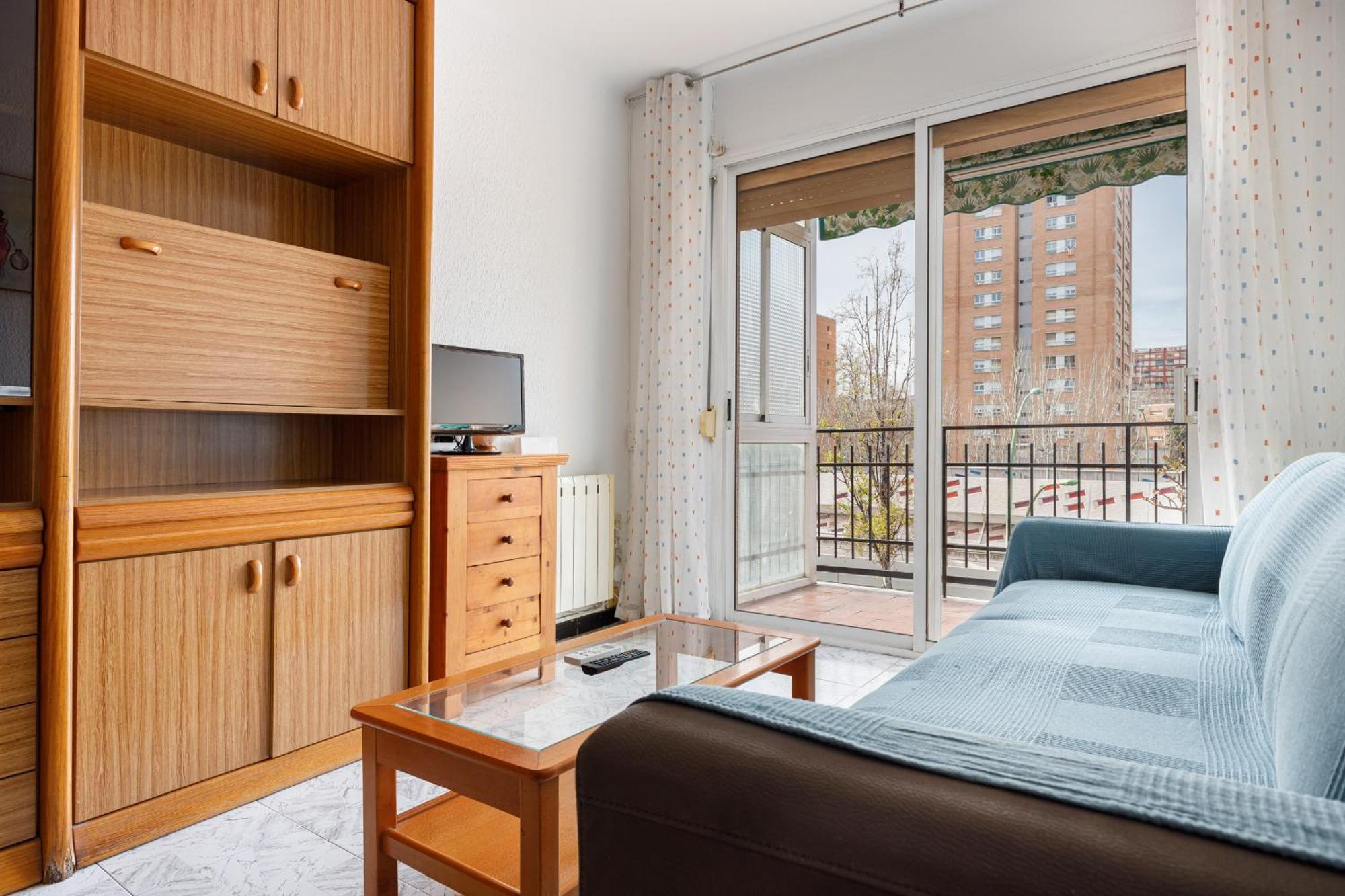סנט אדריה דה בסוס Besos - Bright Apartment Close To Congress & Port מראה חיצוני תמונה