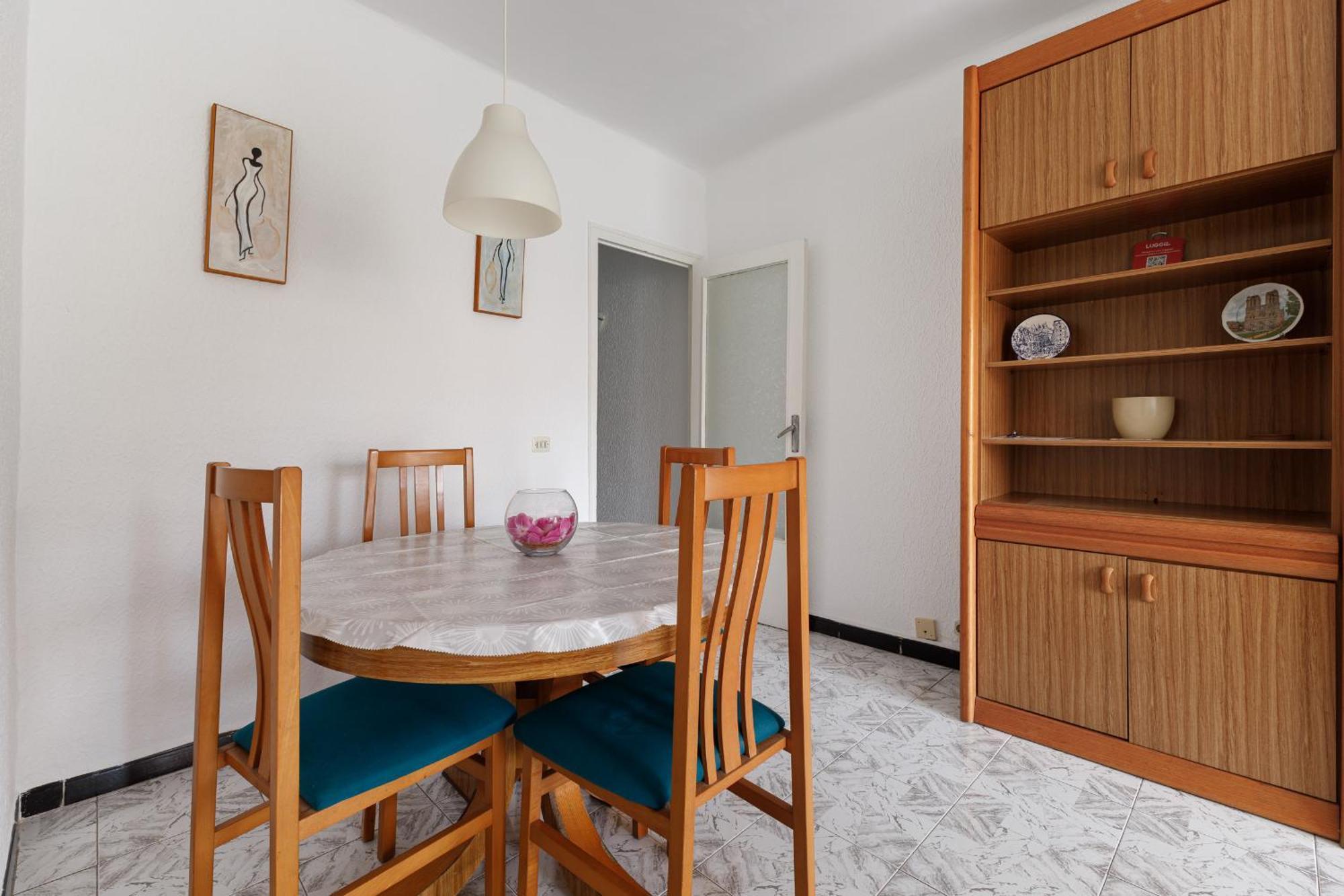 סנט אדריה דה בסוס Besos - Bright Apartment Close To Congress & Port מראה חיצוני תמונה